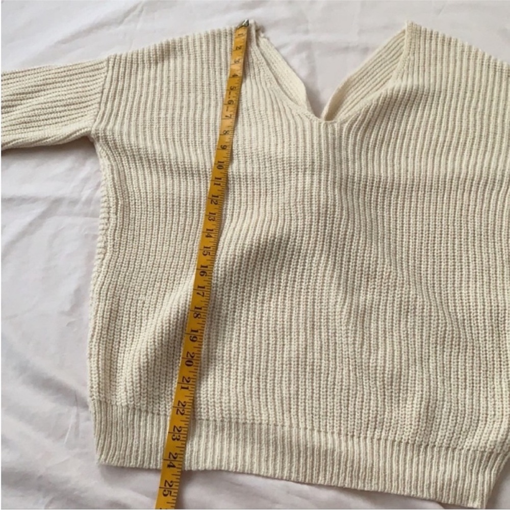 NWOT Crisscross/V neck reversible sweater, ivory, Size M - Picture 8 of 11